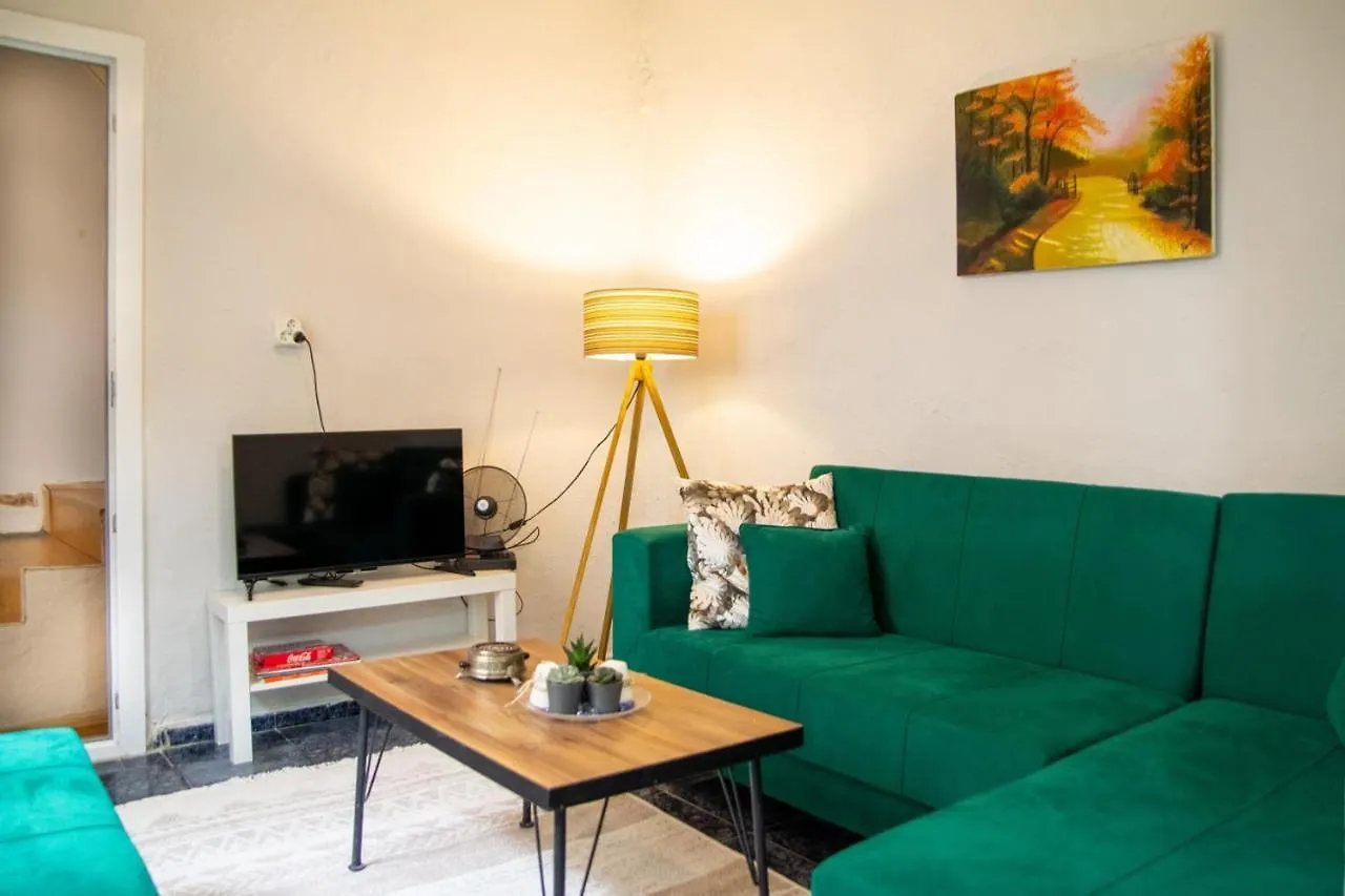 Authentic House Near Popular Attractions In Izmir Daire